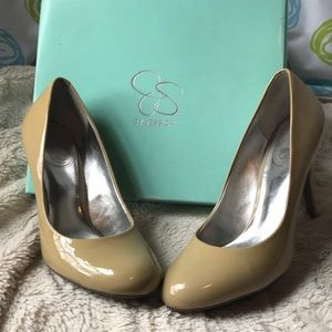 Jessica Simpson nude heels